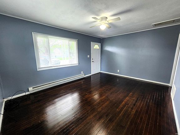2nd image of 1432 Oak Ct