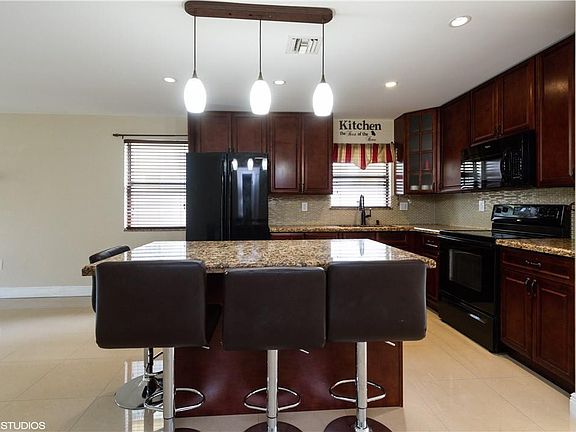 3rd image of 1343 W Seaview #0