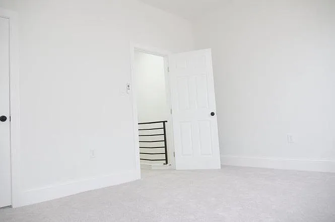 3730 N Sydenham St — Photo 12