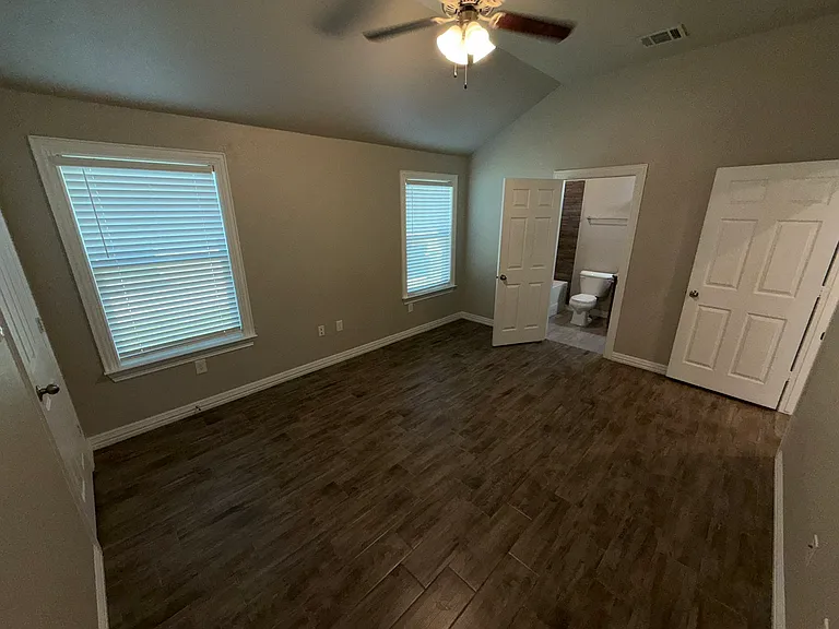 826 United Dr — Photo 13