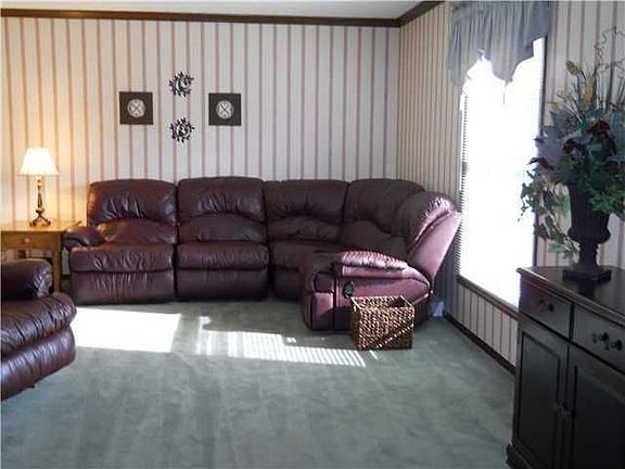 4th image of 118 Nicole Dr