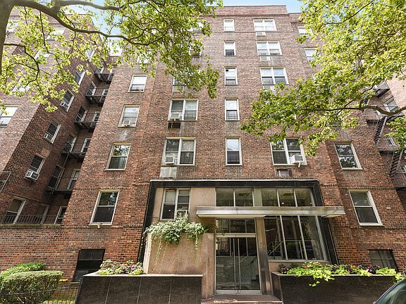 2nd image of 66-10 Yellowstone Blvd #1G