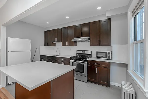 Rented by Modern Spaces | media 4