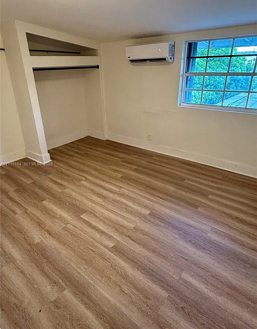 427 SW 11th Ave — Photo 3