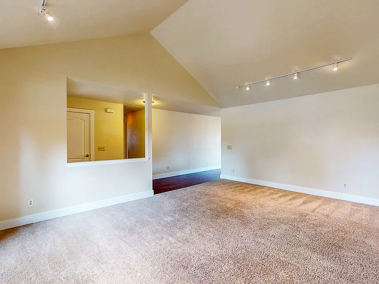 2135 Pebblewood Ct — Photo 11