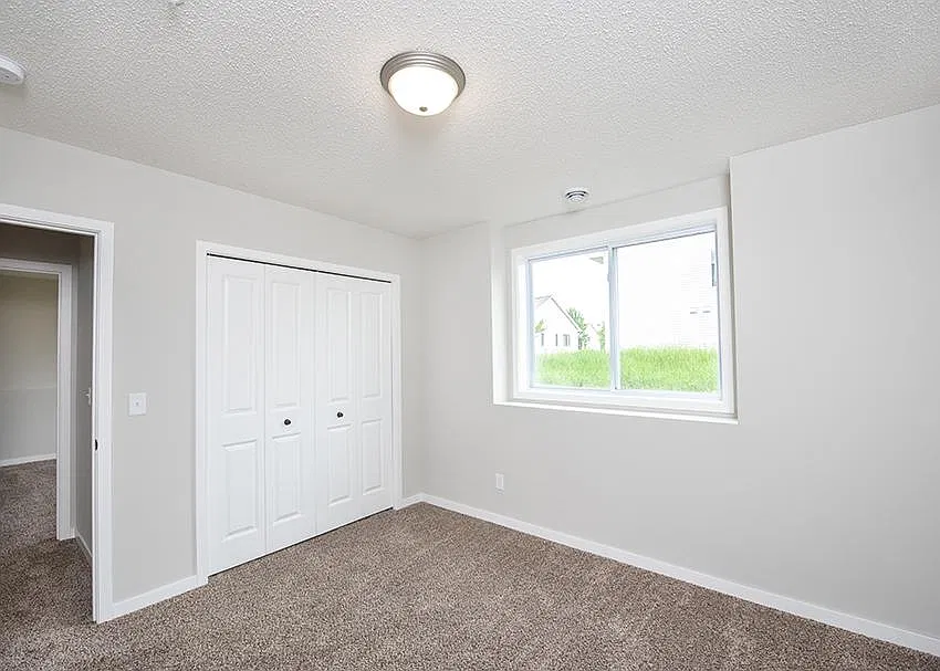 1606 16th Ave N Princeton, MN 55371 — Photo 3