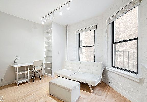 2nd image of 136 W 75th St APT 4E