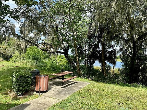 3rd image of 624 Arbor Lakes Cir #624