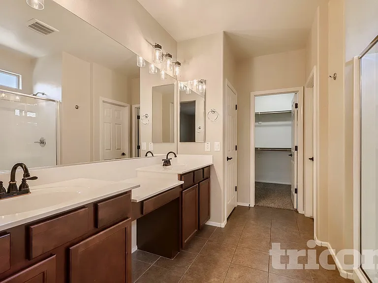 16833 W Moreland St — Photo 5