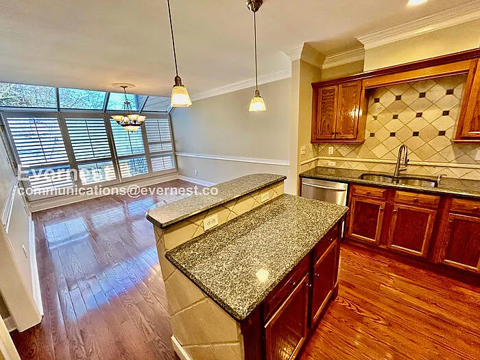 7500 Roswell Rd #52 — Photo 4