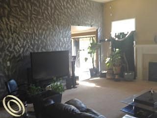 4th image of 32800 Kathleen Dr