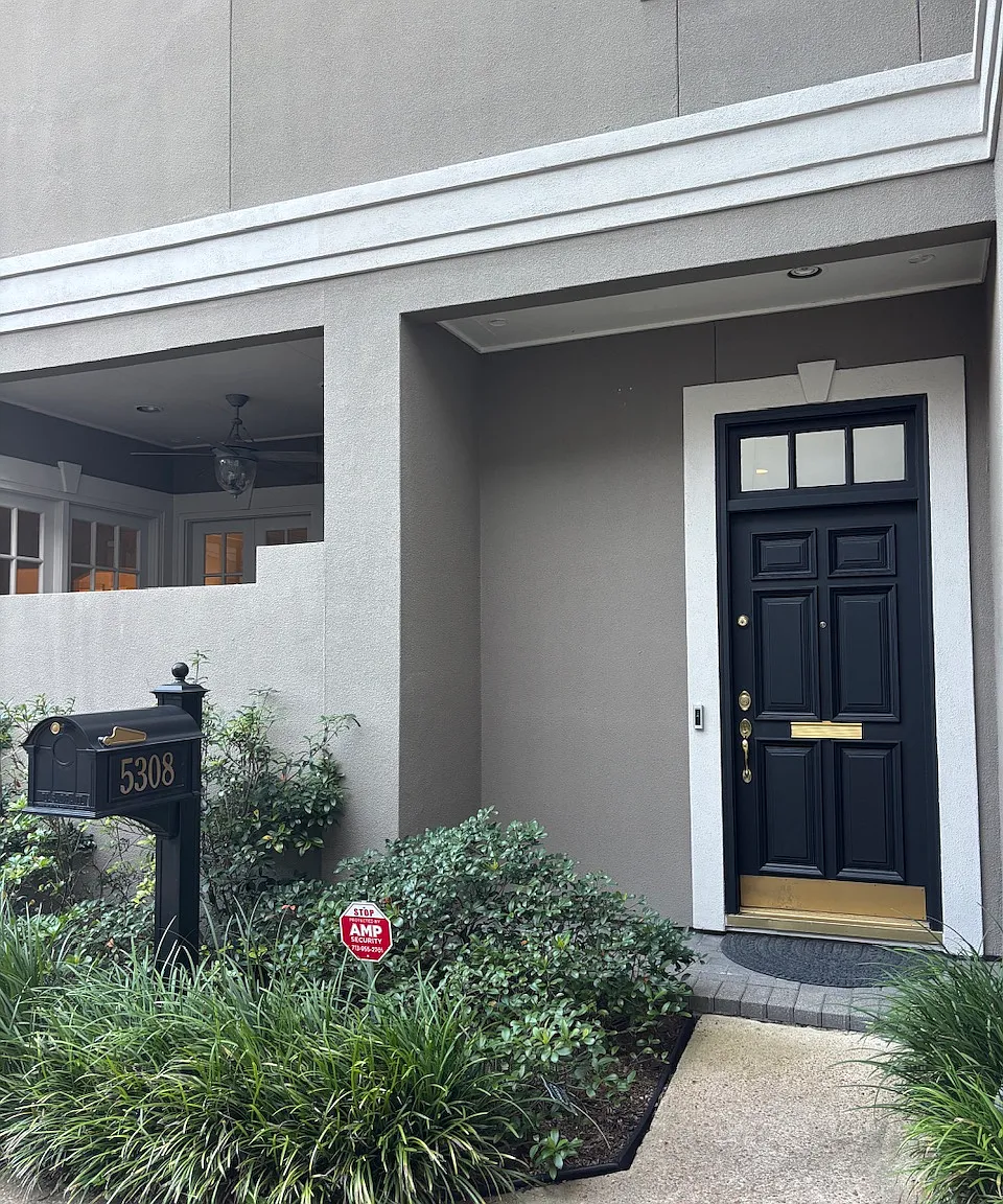 3 bed, 2.5 bath, 2600 sqft, $4,950 — Photo 2
