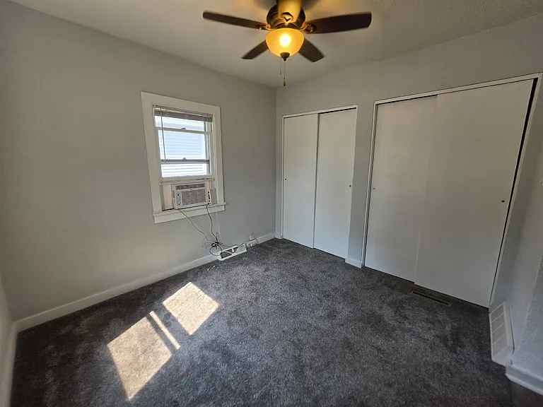 739 Churchill St — Photo 17