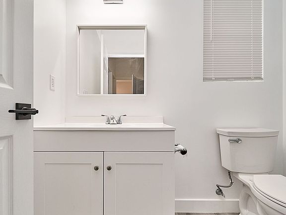 4th image of 3251 Honolulu Ave #A