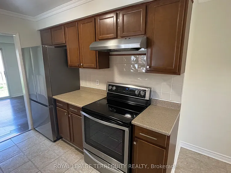 3151 Bracknell Cres — Photo 8