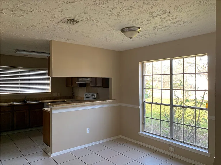 2511 Radcliffe Dr — Photo 5