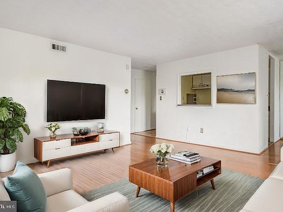 3rd image of 7105 Donnell Pl #D