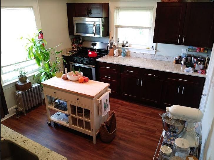1st image of 8 Walnut Pkwy Floor 1