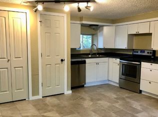 805 Pioneer Lane, Colorado Springs, CO 80904