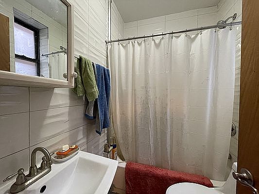 5th image of 570 7th Ave APT 1F