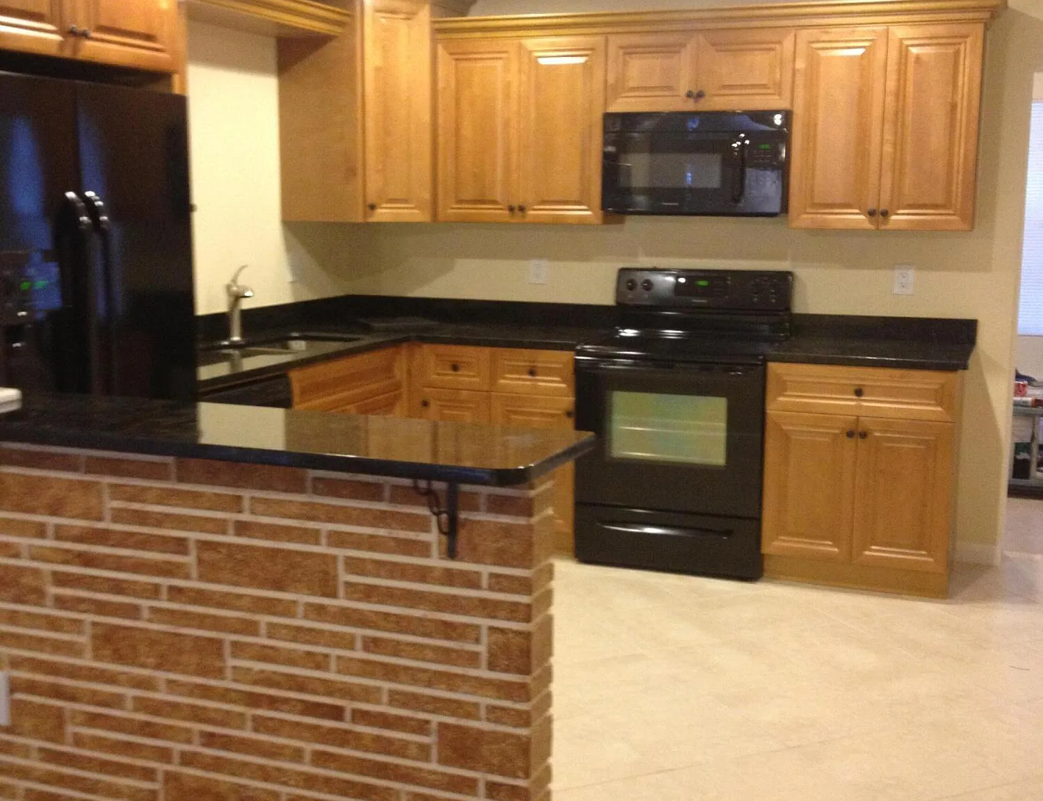 3 bed, 2.0 bath, 1109 sqft, $3,200 — Photo 4