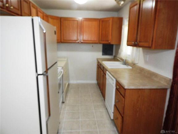 3rd image of 349 Buttercup Ave