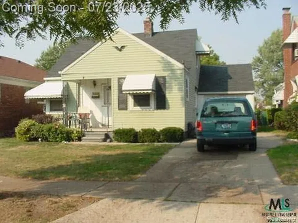 21625 Trombly St, Saint Clair Shores, MI 48080