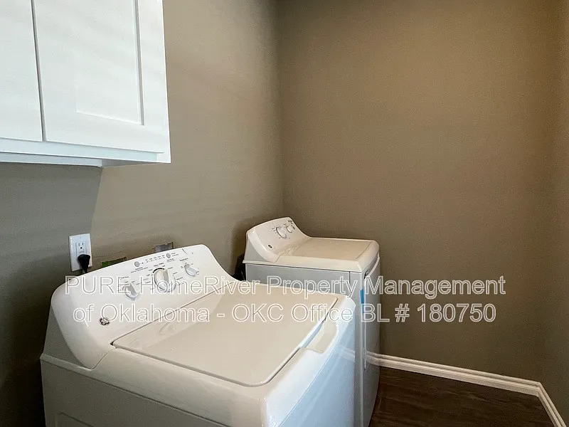 2 bed, 1.0 bath, 829 sqft, $1,150 — Photo 4