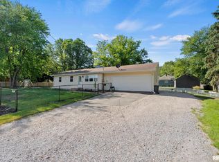 402 NW 6th St, Aledo, IL 61231