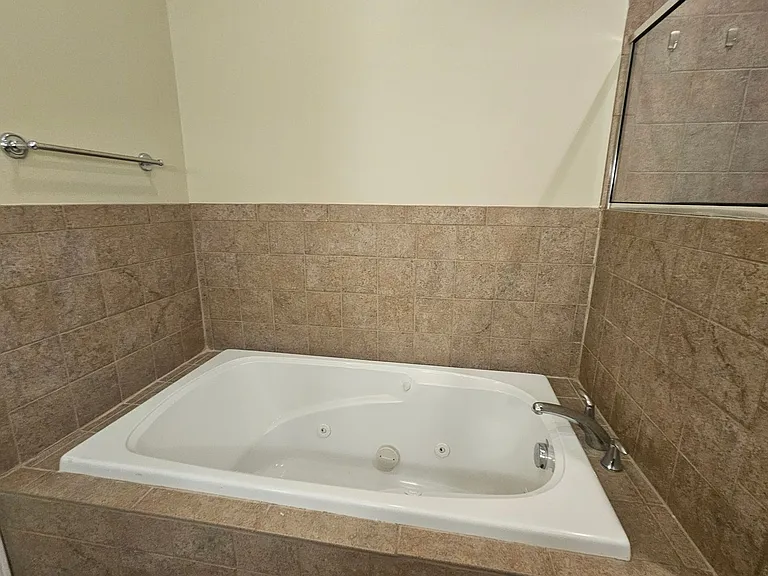 680 Oakwood Ave #G — Photo 16