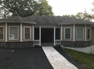 1007 Hampstead Rd, Bushkill, PA 18324