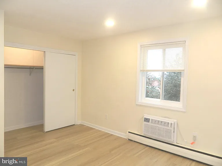 513 12th St NE #9 — Photo 17