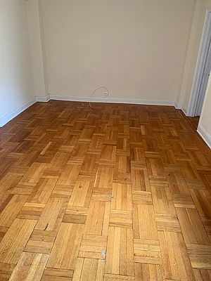 Rented by Roger Benayoun, LREB | media 20