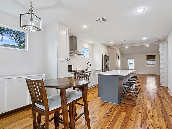 4th image of 232 West Ave