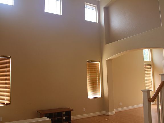 Living Room w/High Ceiling