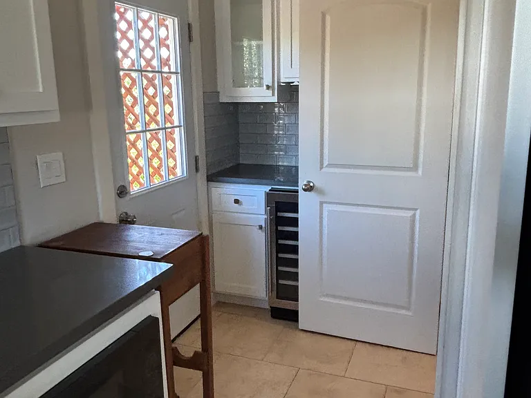 2910 Almond St — Photo 2