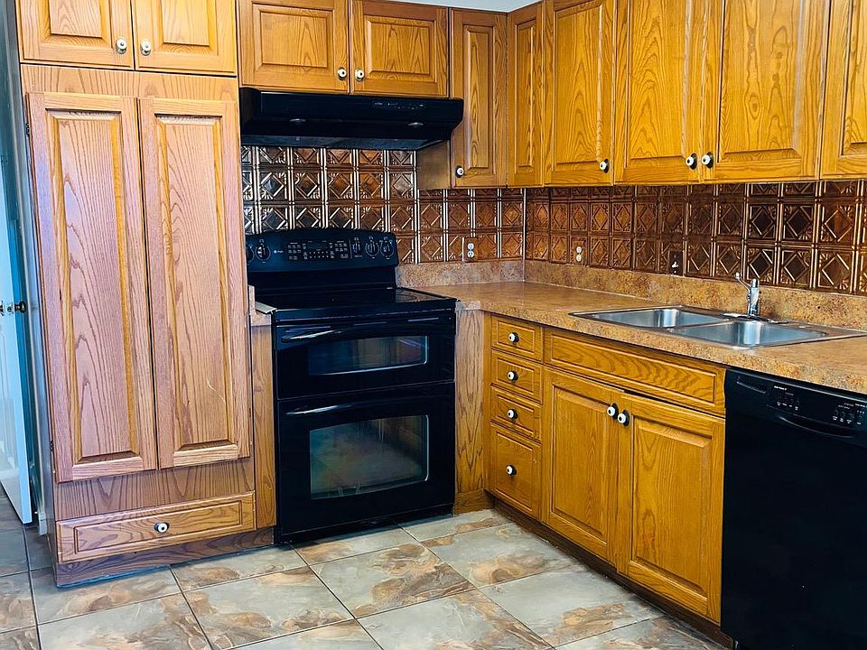 1st image of 10 E Lee St Unit 707