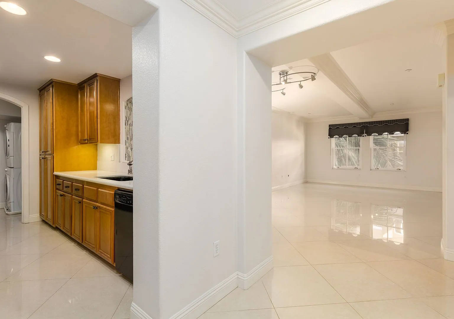 Expansive Marina District 2 Bedroom at City Walk! Small Pet OK! Available for Immediate Occupancy... — Photo 4