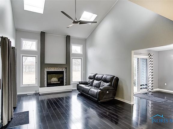 5th image of 904 N Hill Trl