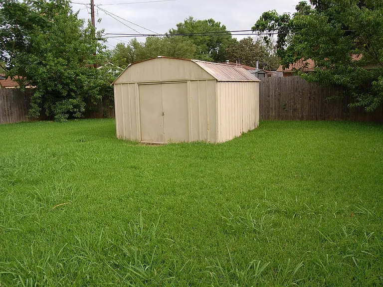 2114 Alison Ave — Photo 14