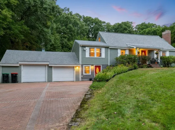194 W Sutton Rd, Sutton, MA 01590