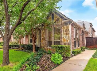 231 Carrington Ln, Lewisville, TX 75067
