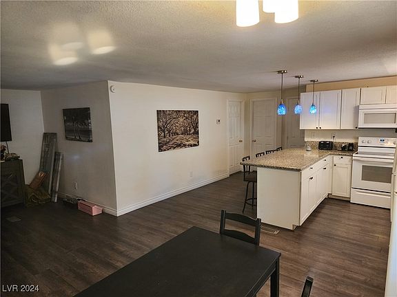 4th image of 3777 Pecan Ln