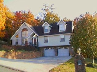221 Southwood Cir, Ringgold, GA 30736