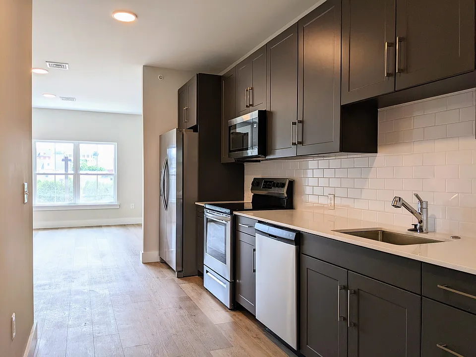 216-232 Kichline Ave #24
