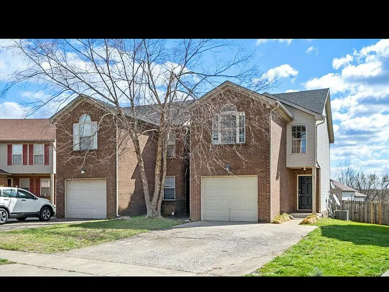 529-531 Big Bear Ln — Photo 1