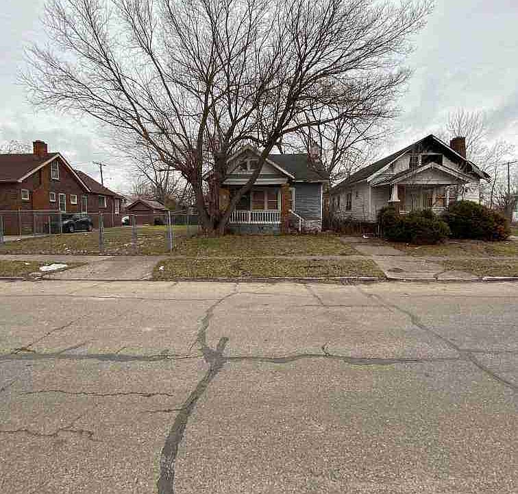 12110 Roselawn