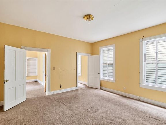 5th image of 1038 Crawford Pkwy