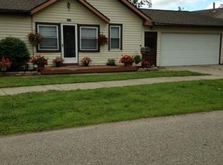 1018 Lee St, Fenton, MI 48430