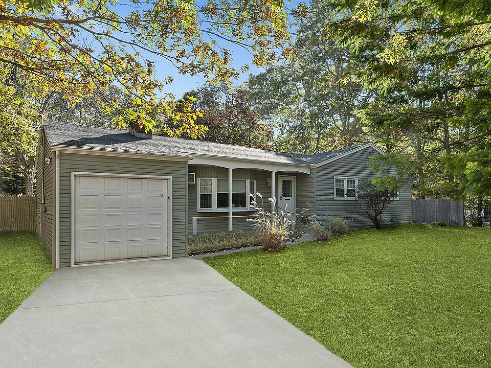 1st image of 20 Runnymeade Dr